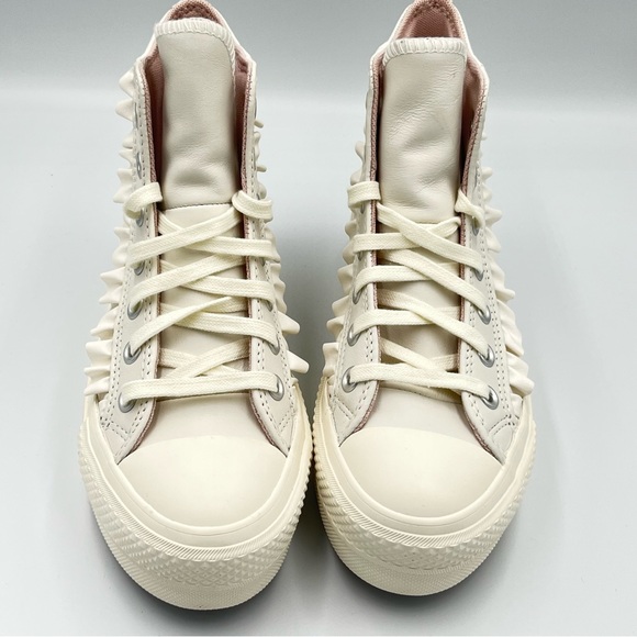 Converse Shoes - Converse Chuck Taylor All Star Hi-Top Leather Platform Women 6 Vintage White